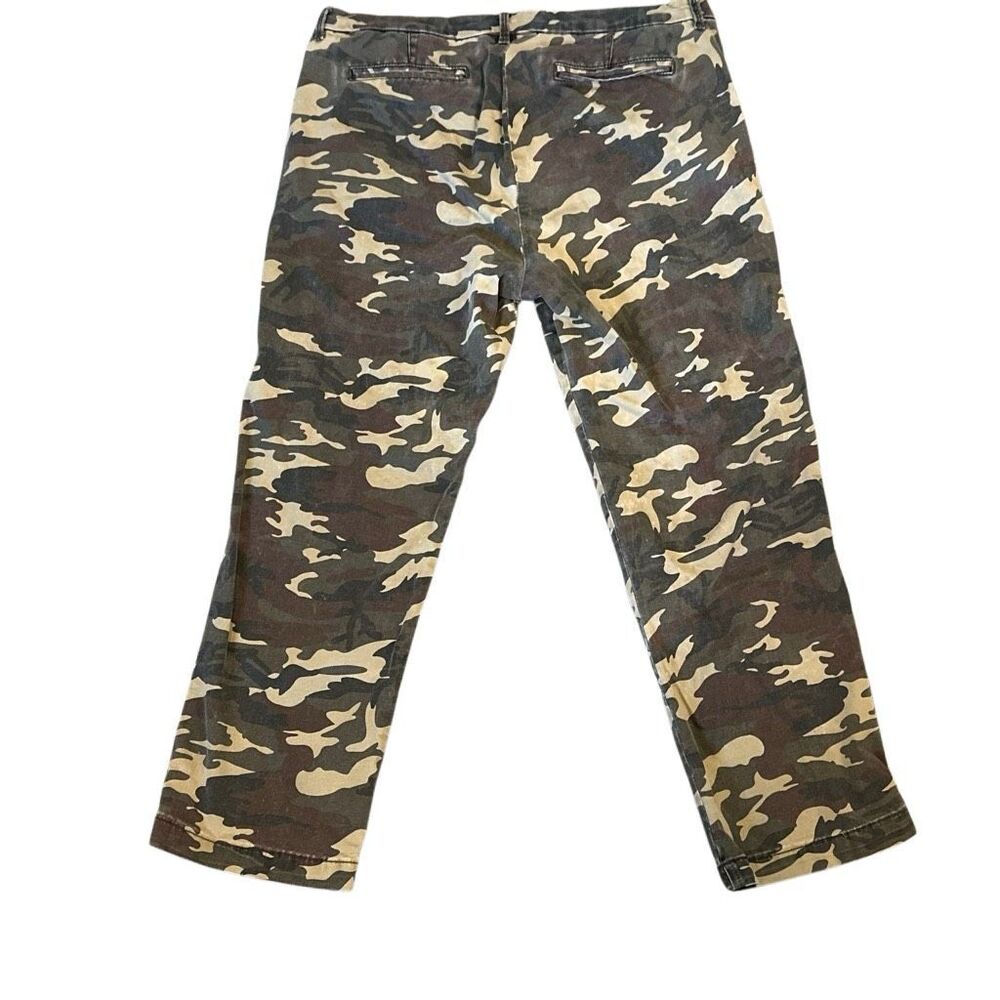 Kut from the Kloth Camo Gwen Relaxed Trouser - Picture 4 of 7